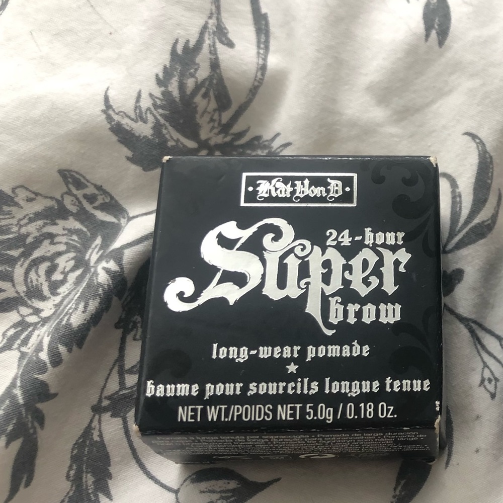 24 hour super brow Pomade